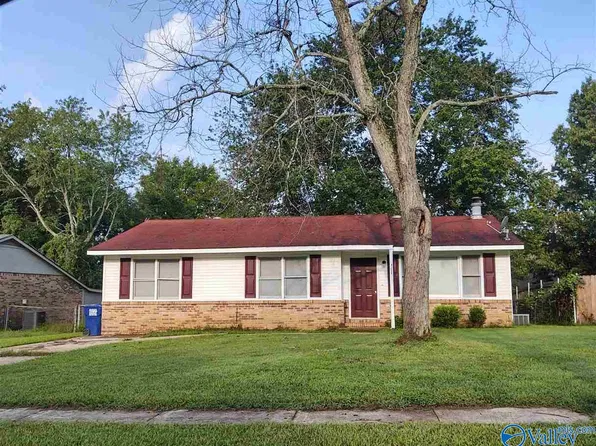13920 Mariellen Rd SW, Huntsville, AL 35803