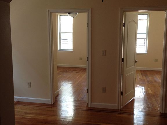 3rd image of 4721 47th St APT 2F