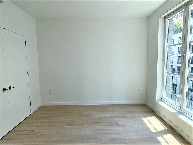 535 W 43rd St N #7K — Photo 3