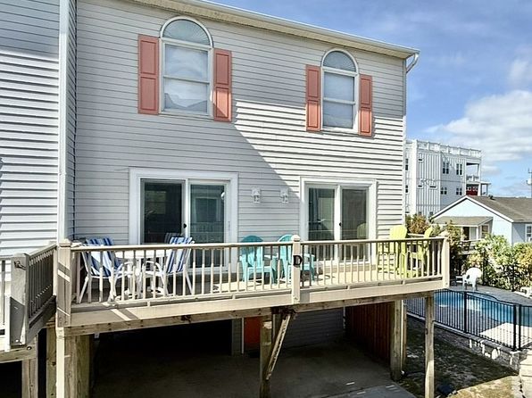 511 Carolina Beach Ave N #4