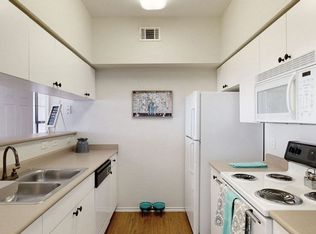 Stoneleigh on May Apartment Homes, Oklahoma City, OK 73134