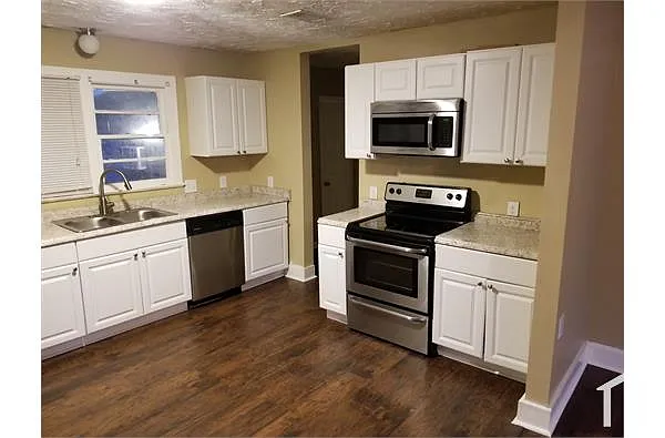 Building Photo - 600 Kinler St
