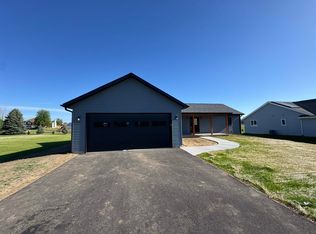533 Countryside Dr, Stillman Valley, IL 61084