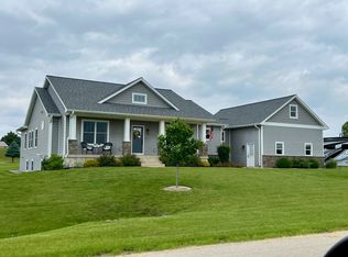 10282 E Clara Ave, Rochelle, IL 61068