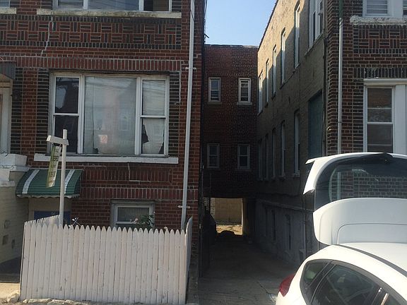 3rd image of 1755 Seward Ave