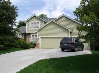 5990 Highview Pl, Shoreview, MN 55126