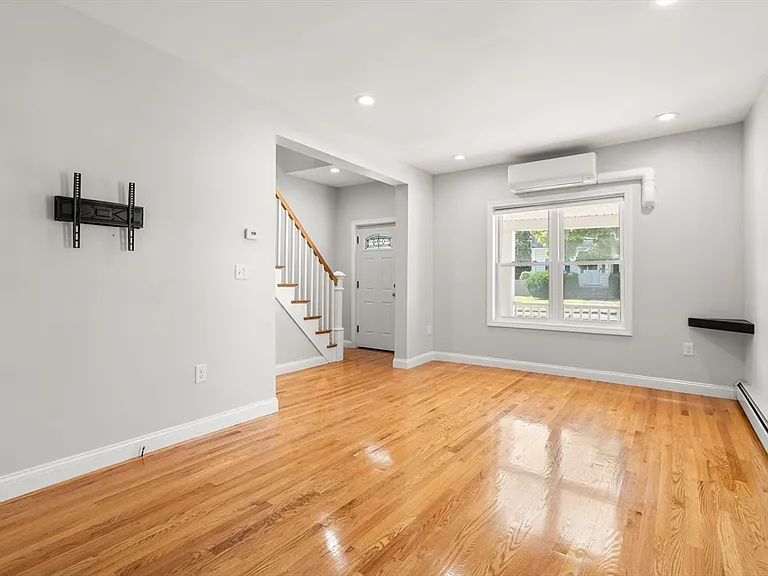 334 E Squantum St — Photo 15