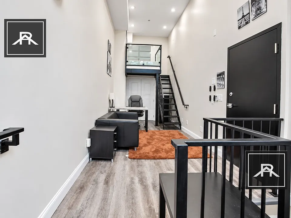 1028 Commonwealth Ave #104
