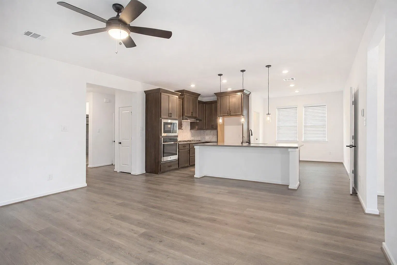3 bed, 2.0 bath, 1780 sqft, $2,450 — Photo 3