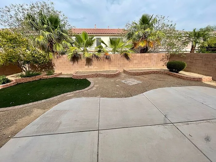 9778 Twin Ponds Ct — Photo 16
