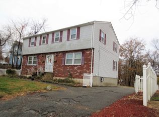 170 Woodward Ave, Lowell, MA 01854