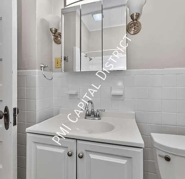 687 Myrtle Ave #1 — Photo 16