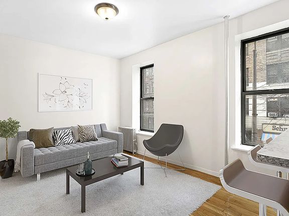 3rd image of 359 W 45th St APT 2RS