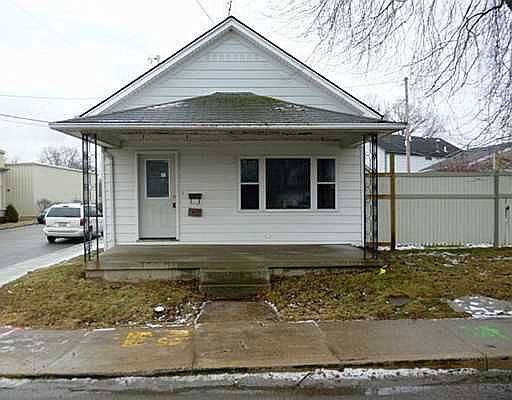 1st image of 613 N Market St