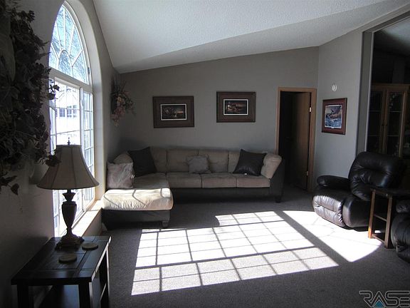 3rd image of 298 W Lake Dr
