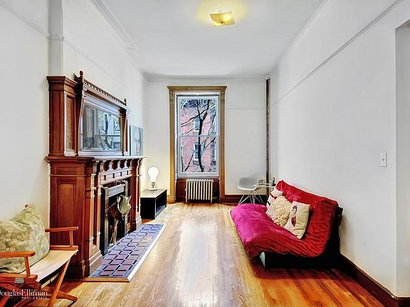 2nd image of 140 W 82nd St APT 2