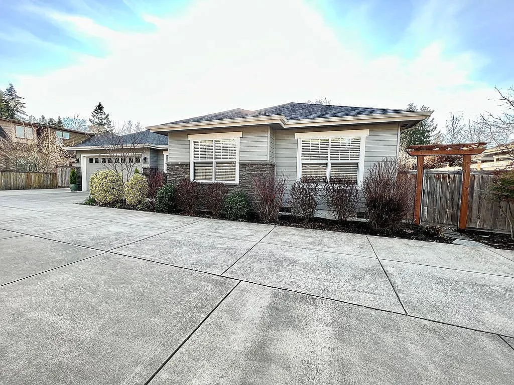1352 Brickley Rd photo 1