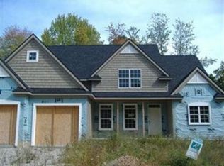 868 Shadow Creek Trl, Amherst, OH 44001
