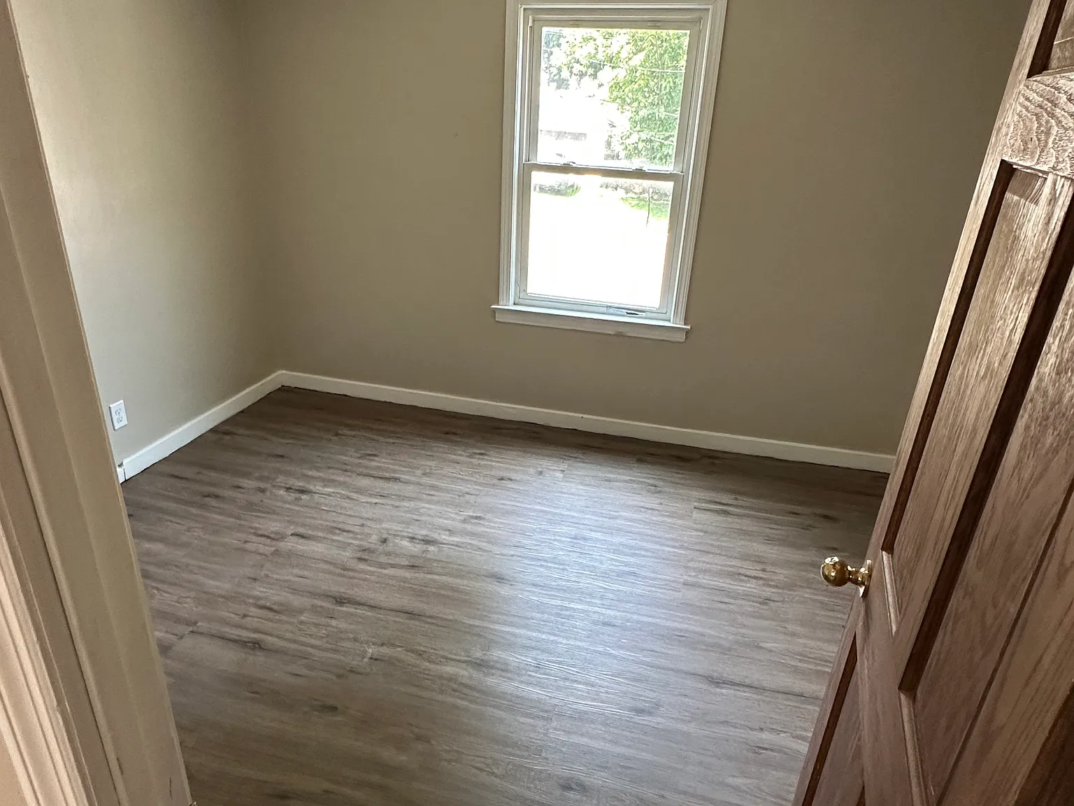 49 Granite St — Photo 2