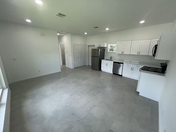 3rd image of 1702 E 11th St