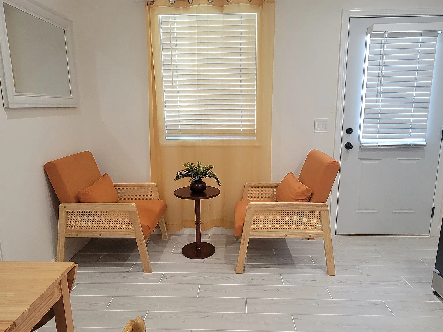 1 bed, 550 sqft, $2,400 — Photo 1
