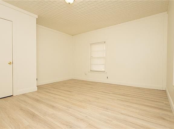 5th image of 39445 Cooper Ln