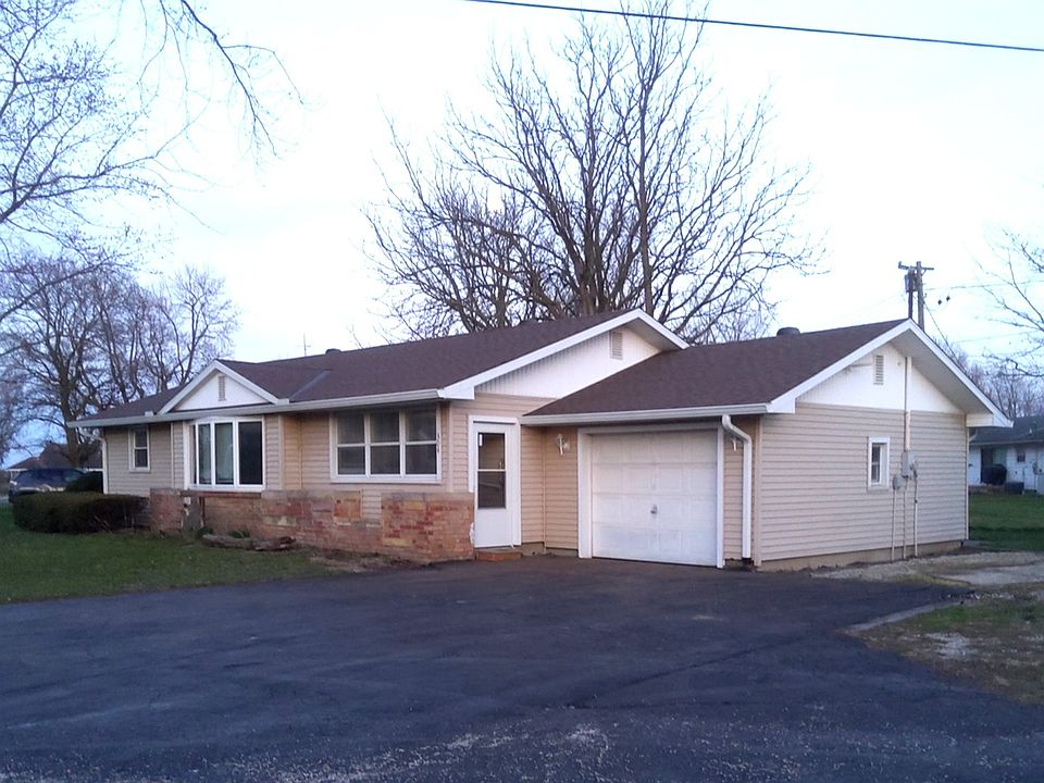 1st image of 304 E Beech St