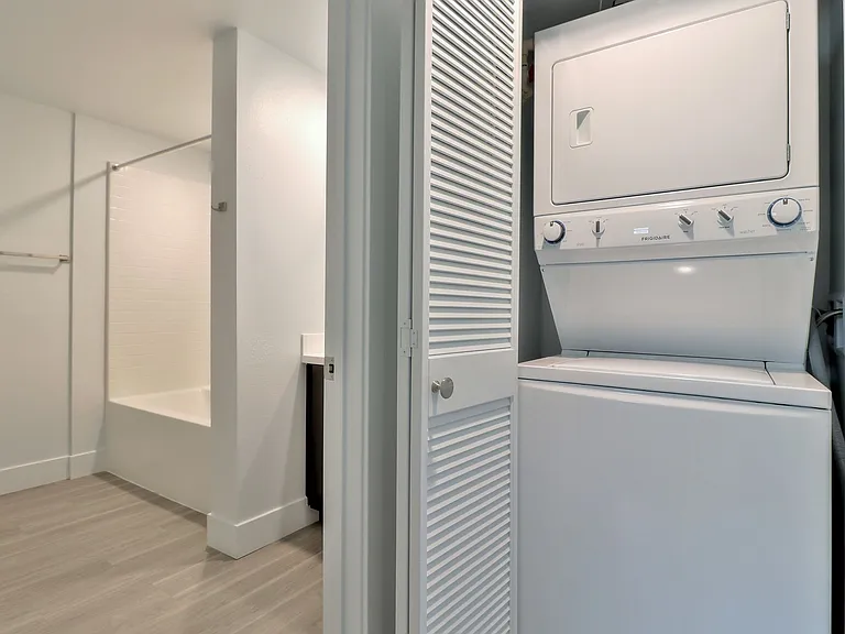 Coastal Village Apartments — Photo 33