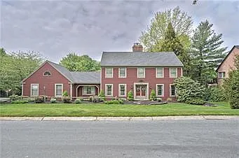 1836 Maplewood Ln photo 1