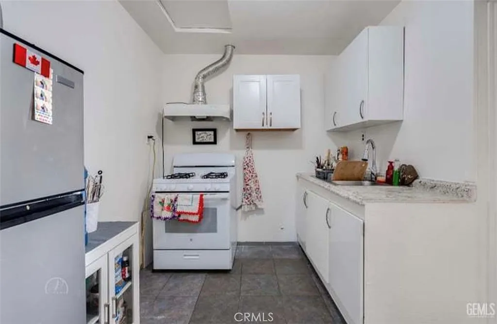 1 bed, 650 sqft, $1,200 — Photo 4