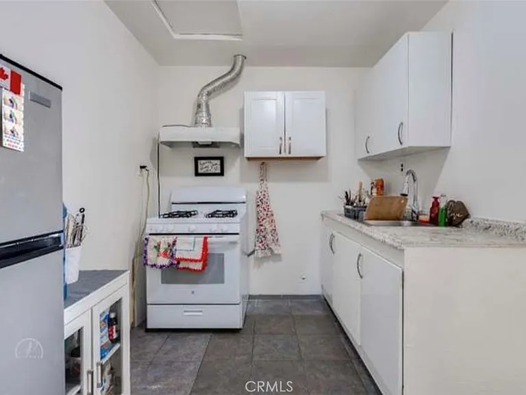 37 Garden Dr — Photo 4