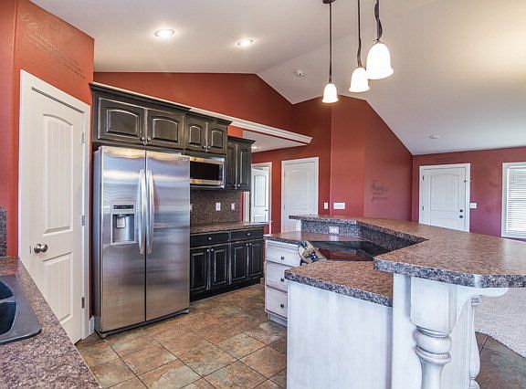 5th image of 433 Ivans Ln