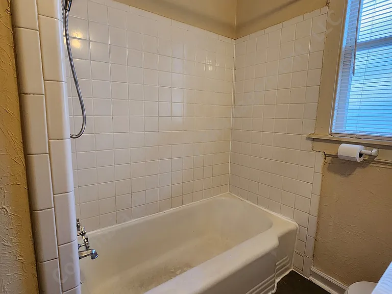 1419 McArthur Ave — Photo 11