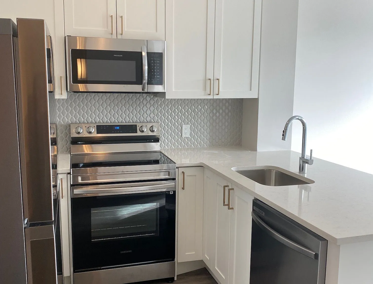 1 bed, $2,000 — Photo 4