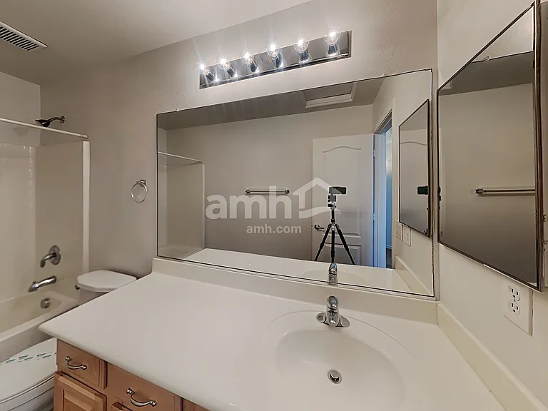17403 W Langer Ln — Photo 16