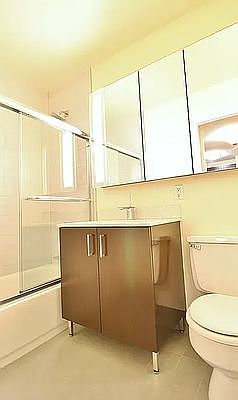 5th image of 224 E 36th St #5K