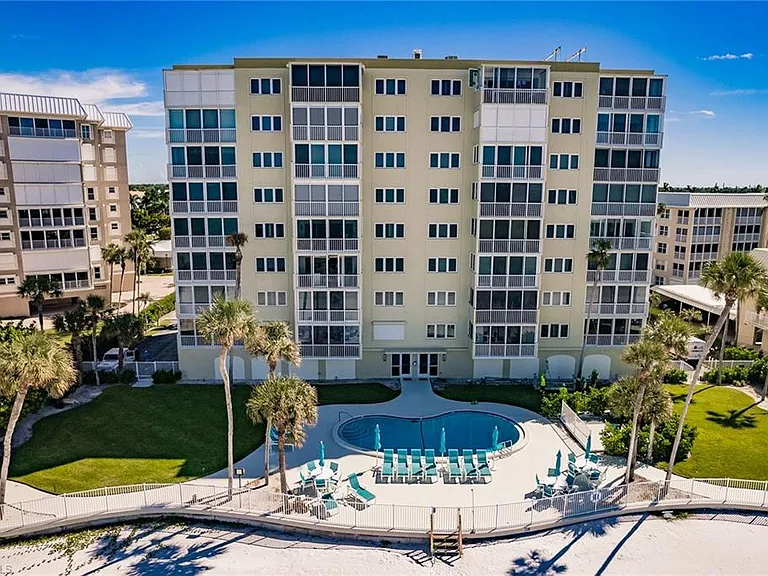 2885 Gulf Shore Blvd N #302 — Photo 33