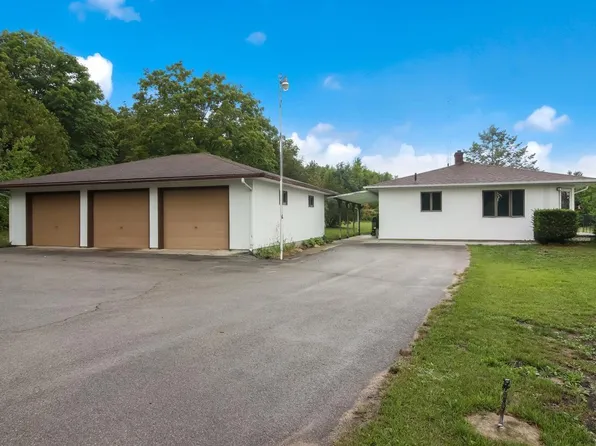 750 N Dumas Rd, Suttons Bay, MI 49682