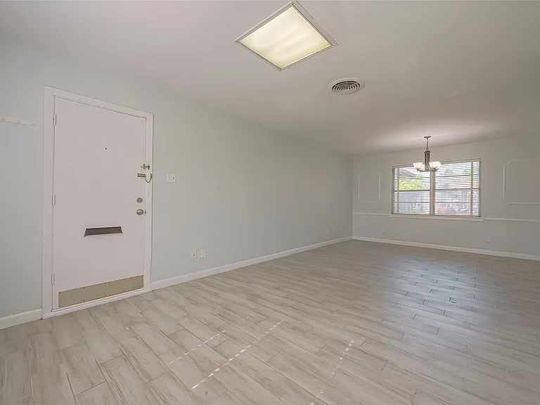 3426 Bradford St — Photo 7