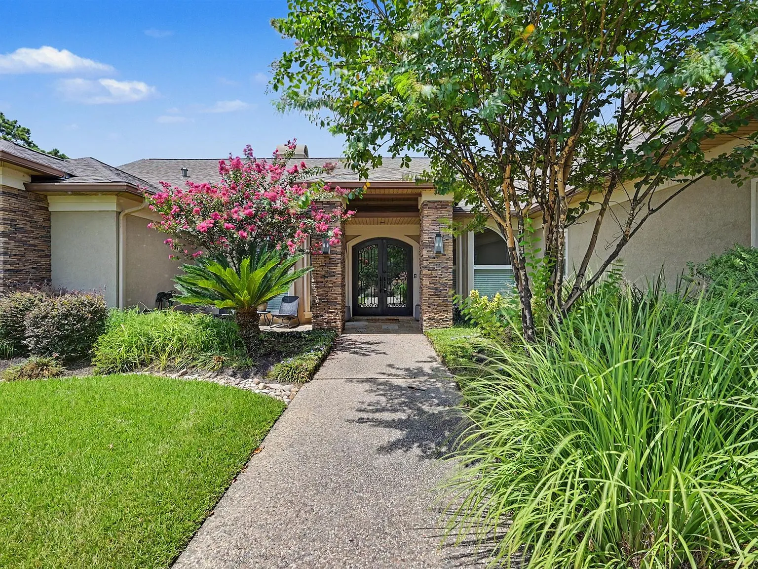4 bed, 4.0 bath, 4049 sqft, $5,500 — Photo 1