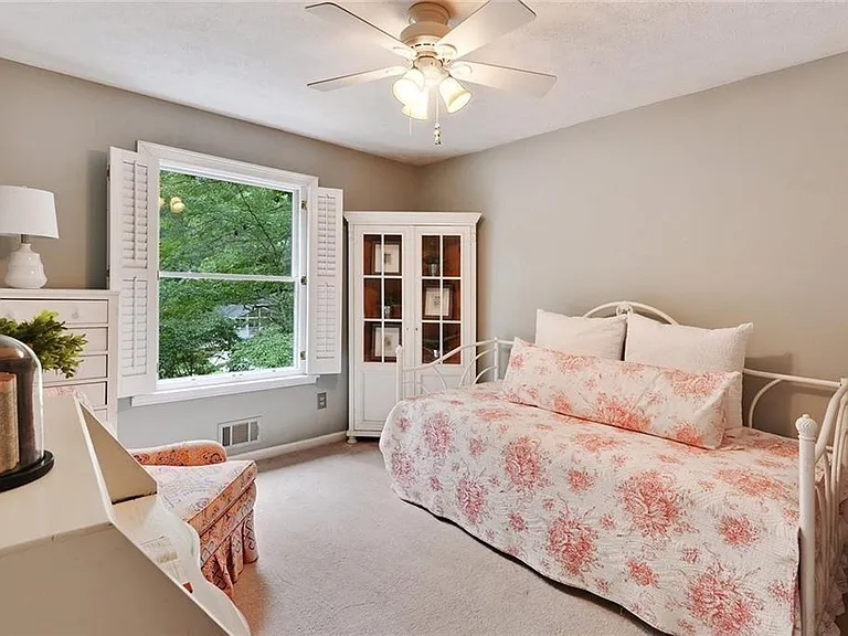 130 Cains Cove Dr — Photo 19
