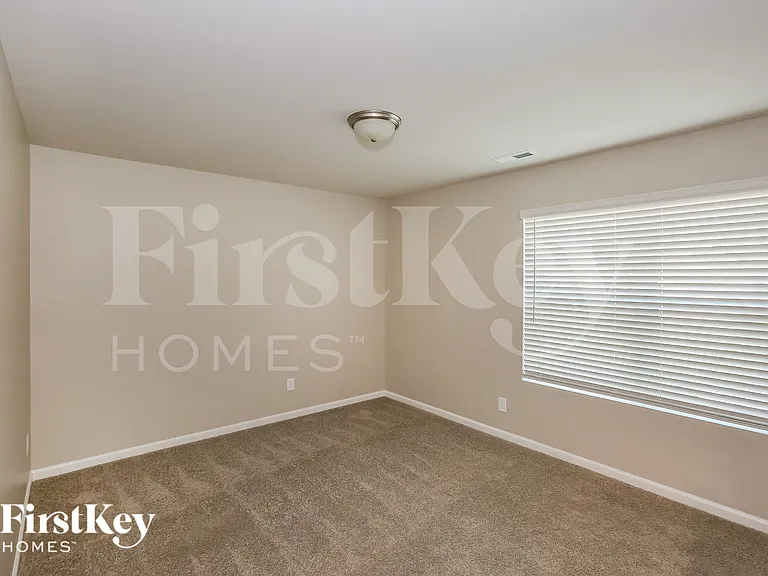 9613 Hamel St — Photo 7