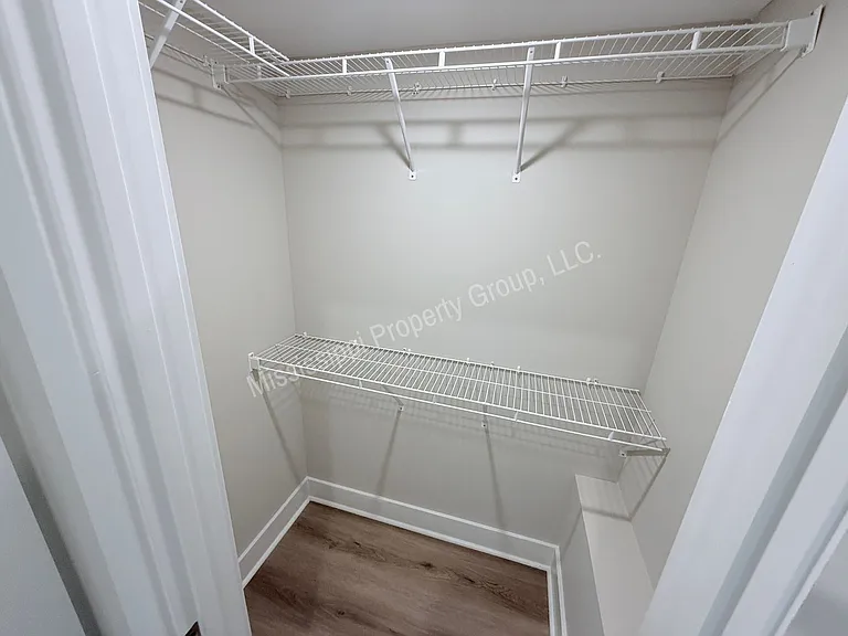 Savannah Flats — Photo 26