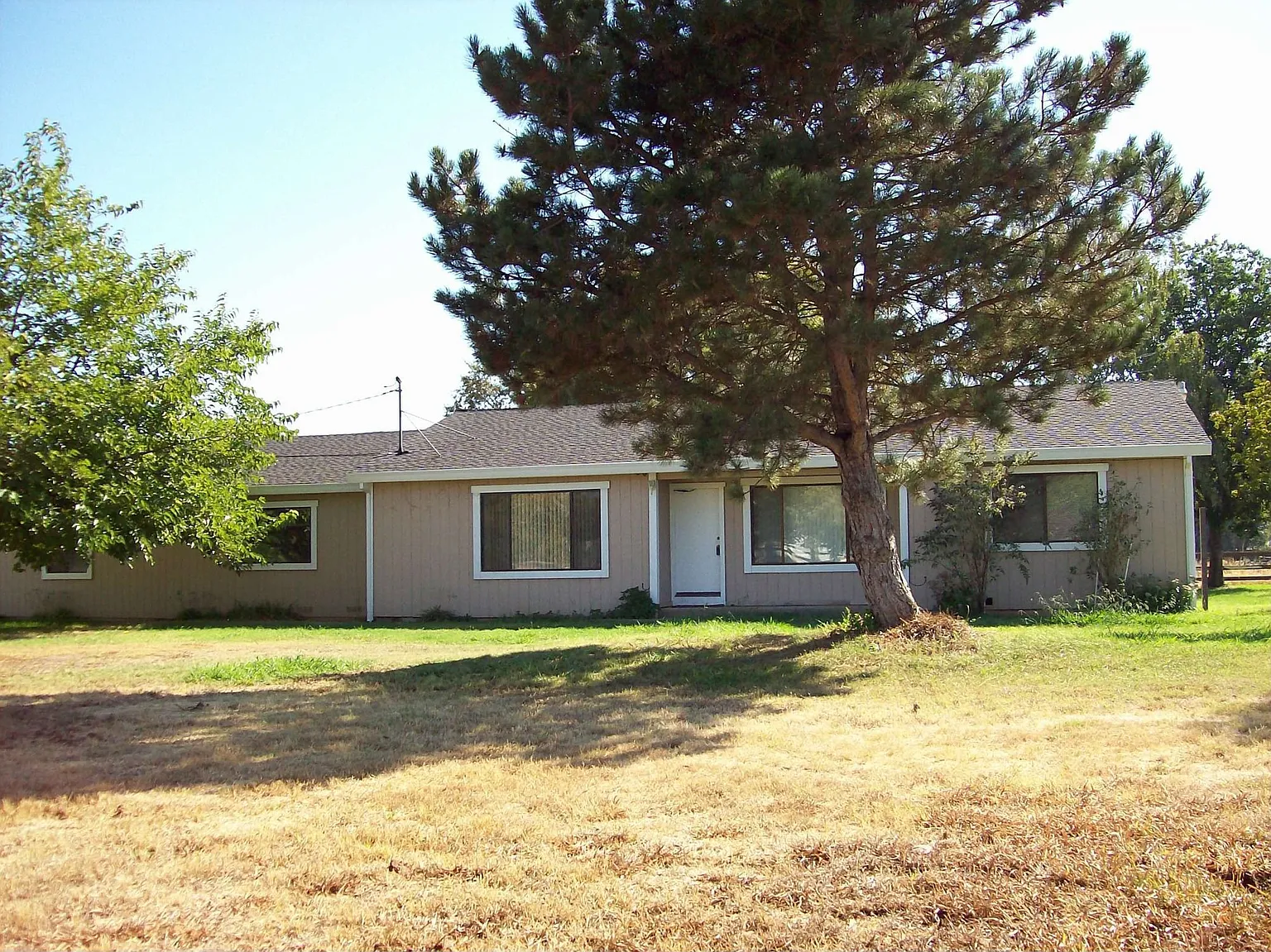 8986 Mooney Rd photo 1
