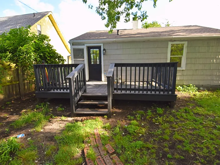 1014 W Bryan St — Photo 13