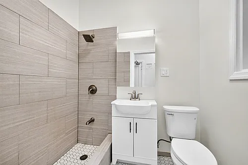 210 36th St #3L — Photo 6