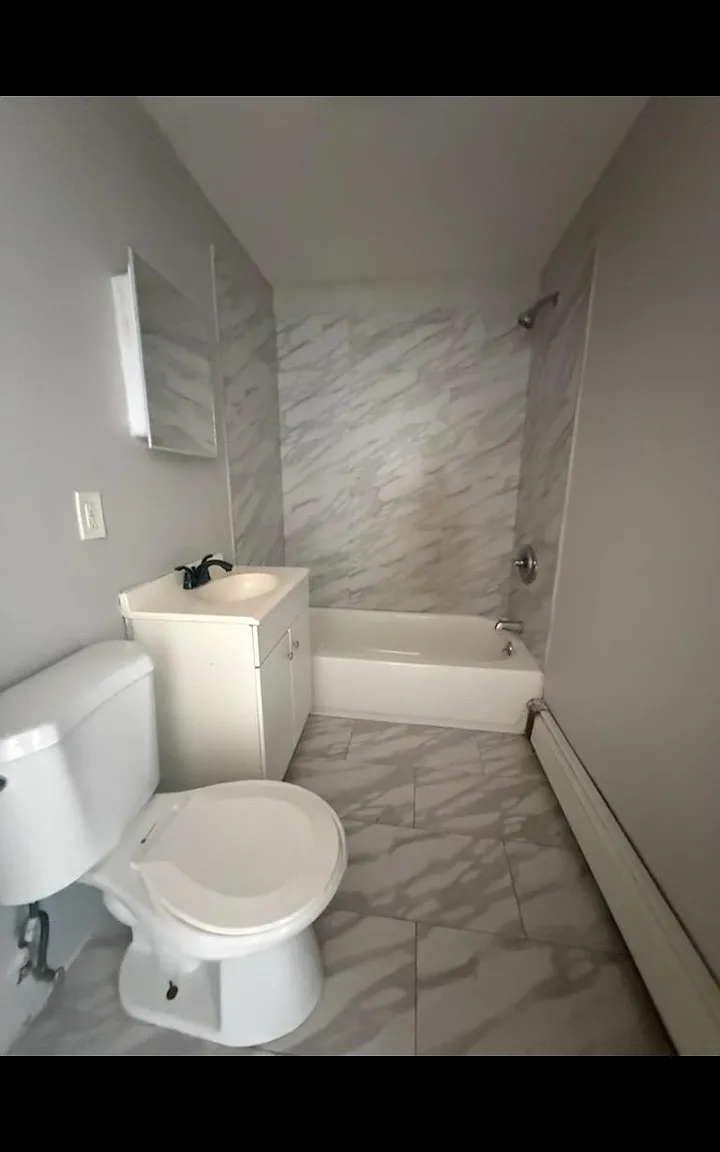 3 bed, $1,795 — Photo 2