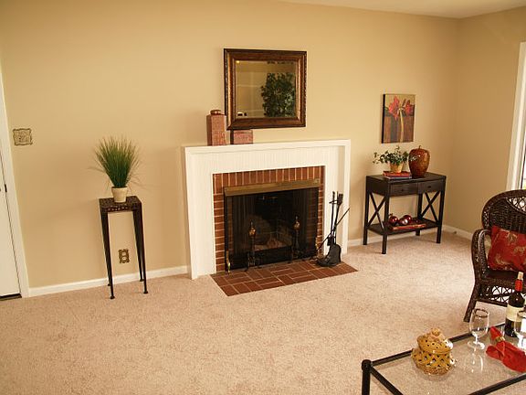 4th image of 136 Longford Dr