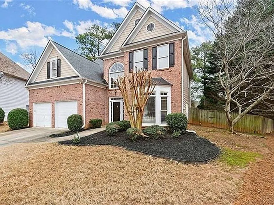 4 bed, 3000 sqft, $3,090 — Photo 2