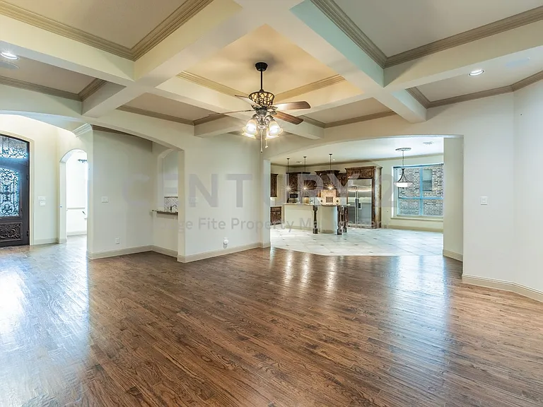 7565 Rawlins Ln — Photo 4